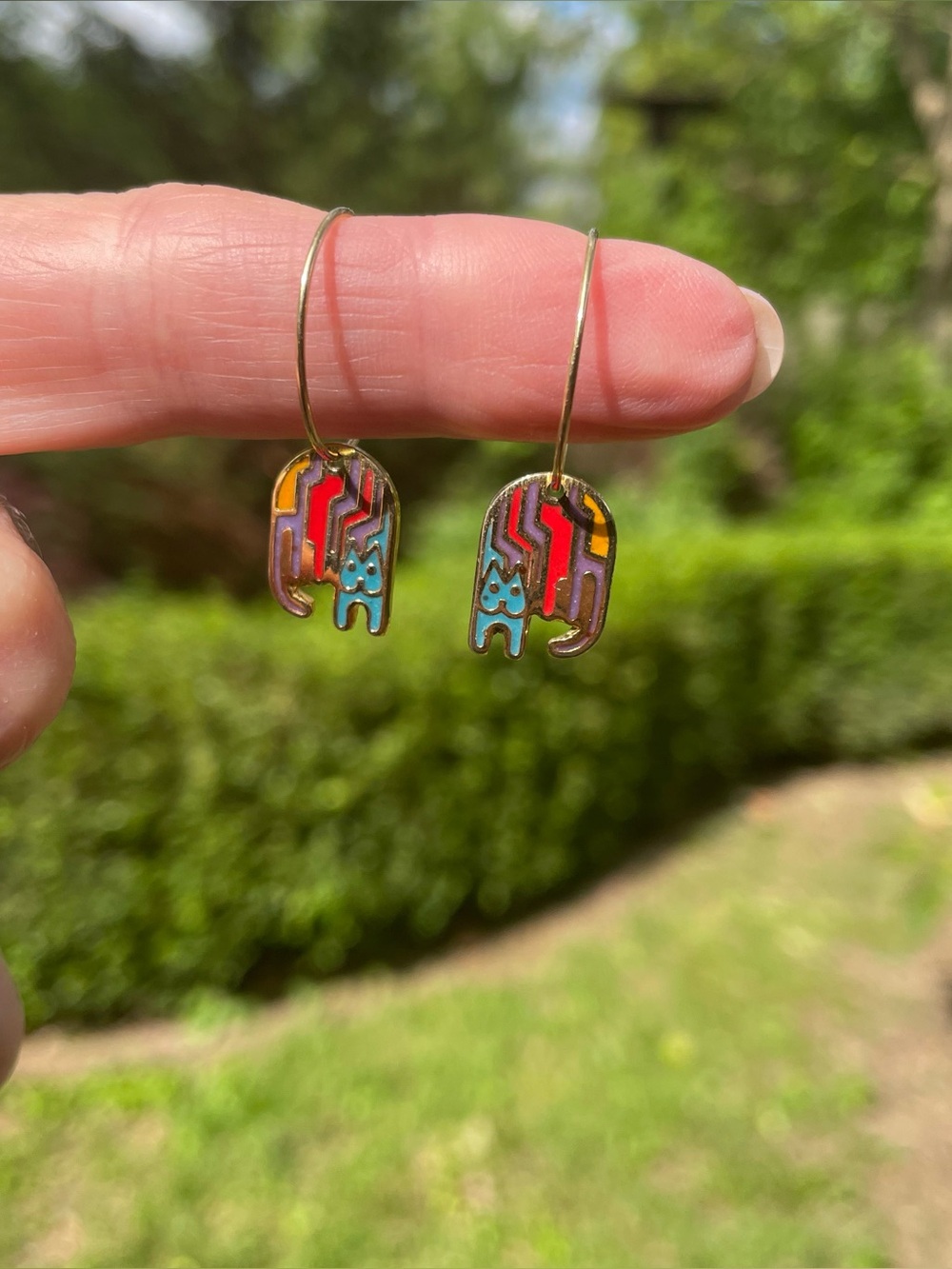 Vintage Laurel Burch Aztec Cat Enamel on Brass Earrings French Wire Hoops - Picture 12 of 12